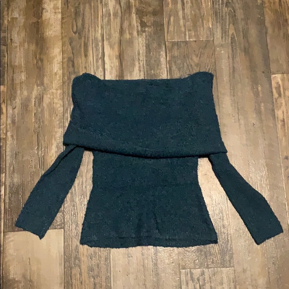Blue off shoulder sweater S
